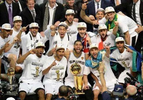 14年热火和马刺阵容都没大变,为何热火却遭到吊打?