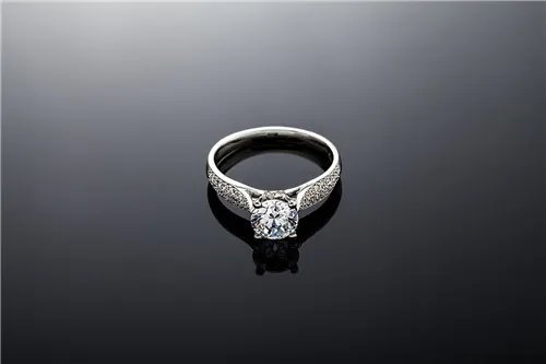 钻戒鉴定要多少钱  怎样鉴定钻戒真假