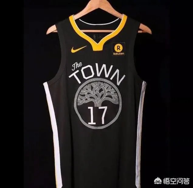 开拓者球星利拉德身上有金州勇士队标的纹身，这是怎么一回事？