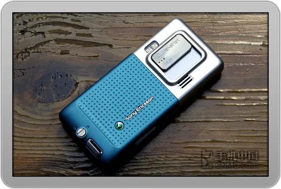 320W拍照+GPS导航 索尼爱立信C702评测