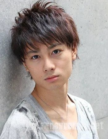 国字脸男士适合留什么发型?