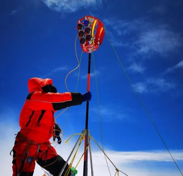 珠峰新身高8月10日有结果 科学家用精密仪器测算中