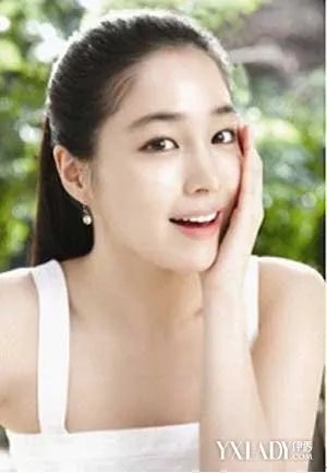 安惠君年轻时照片曝光皮肤好推荐三招护肤方法让你拥有好皮肤