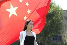 你了解王芳的红歌历程吗？