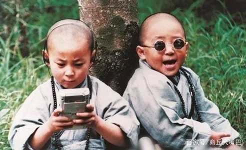 向华强都不敢惹，王宝强要行晚辈礼，释小龙究竟是什么身份？