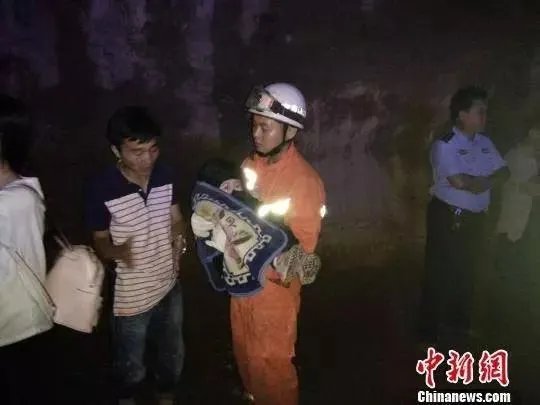 甘肃黄河石林景区突发暴洪，现场情况怎么样？