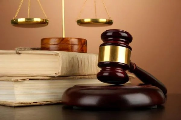 河南渣土车压扁小车致4死，谁该为此事故负责？