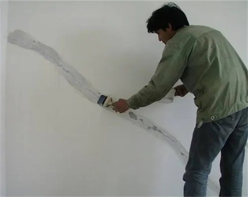 新房墙面开裂如何修补