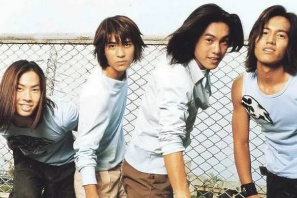 吴建豪晒与周渝民合照，还有什么同框回忆杀让你难忘？