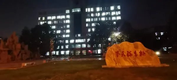 为什么有的大学生觉得疫情偷走了青春?