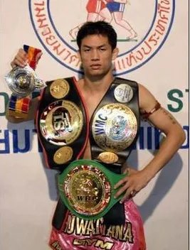 在09年的中泰散打比赛中KO对手的是谁？