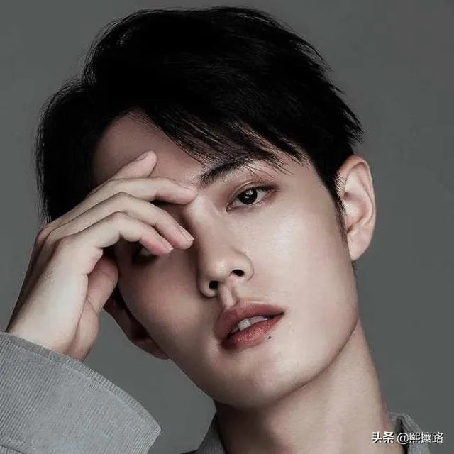 肖战今年可能会参加哪个卫视的跨年演唱会,为什么?