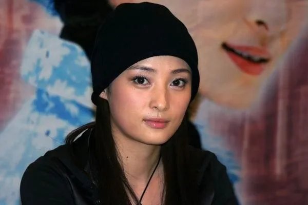 蒋勤勤孙俪是同父异母，俩人真实关系浮出水面，你觉得像吗？