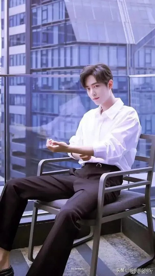 肖战今年可能会参加哪个卫视的跨年演唱会,为什么?