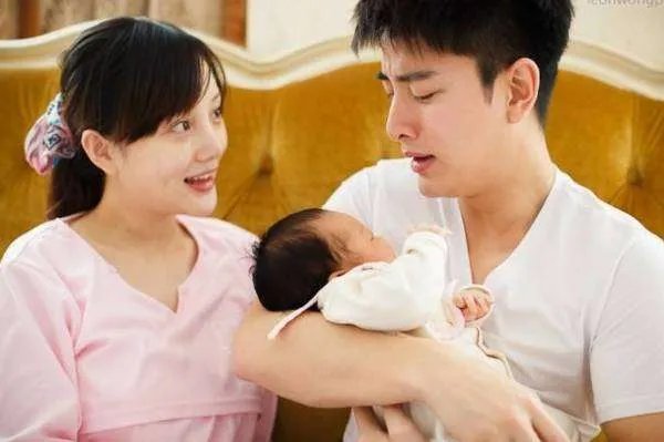 李小璐贾乃亮离婚声明已出！为何李小璐反击网友声称自己不是渣女？