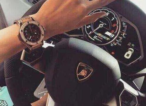 为什么大家都会很关注炫富的人？