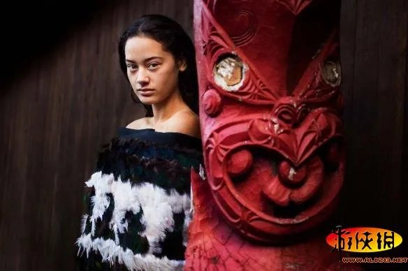 世界美女地图：罗马尼亚29岁女子穷游37国专拍正妹