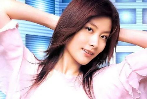 网友在社交平曝出偶遇陈慧琳的照片，她的近况怎么样？