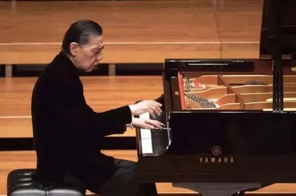 著名钢琴家傅聪在英国感染新冠，他是被如何感染的？