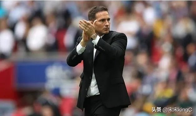 切尔西官方宣布:传奇球星兰帕德出任球队主教练。对此你怎么看?