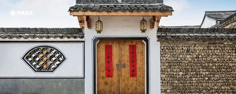 上联在左边还是右边