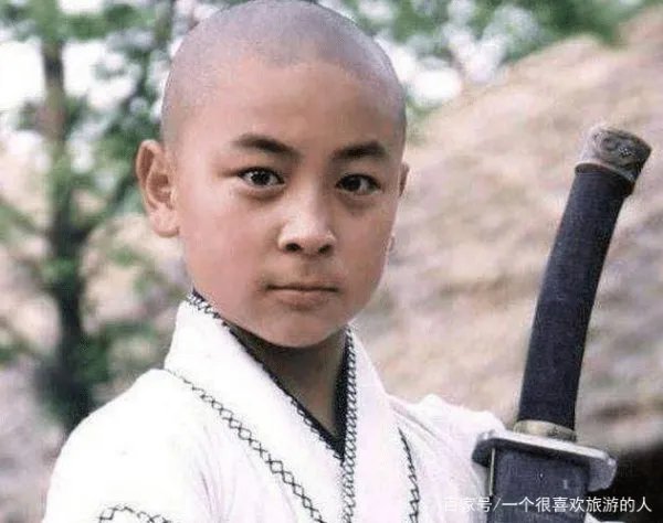 向华强都不敢惹，王宝强要行晚辈礼，释小龙究竟是什么身份？