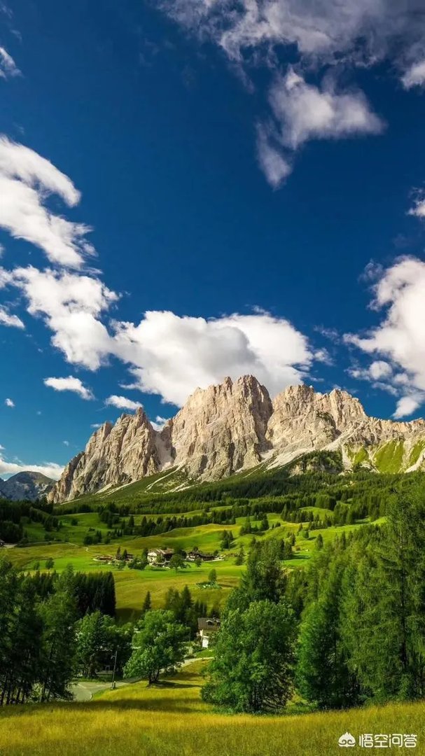 如何看待PDD援建的「皮皮欢乐希望小学」？