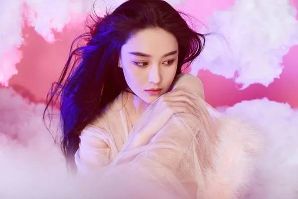 有哪些明星的婚礼是比较朴素简单的？