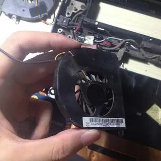 lenovo 联想 U450笔记本维护：拆机清灰、换风扇、换硅脂、换固态硬盘、换内存