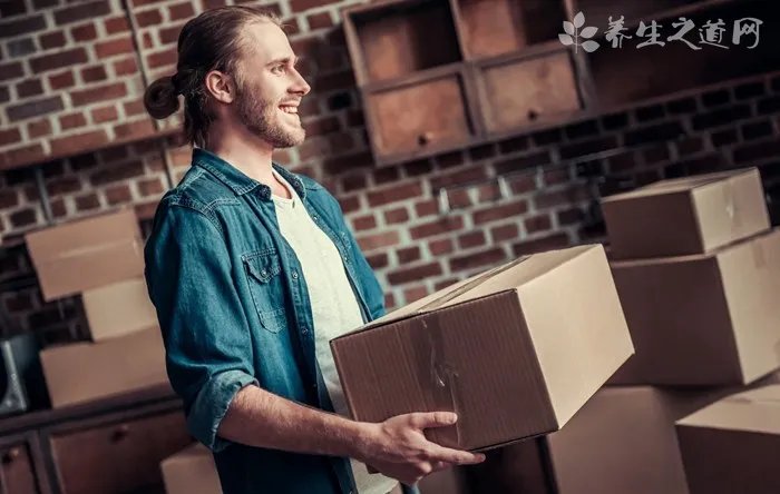 8种东西别放床头会招鬼，十八种什么东西不能放在床头啊