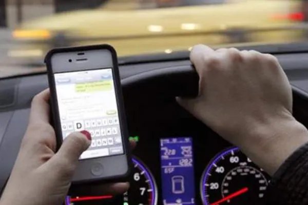 英国将全面禁止开车用手机，你赞成这样的做法吗？