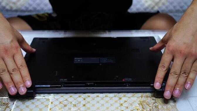 联想y430拆机教程(笔记本电脑拆卸更换固态硬盘)