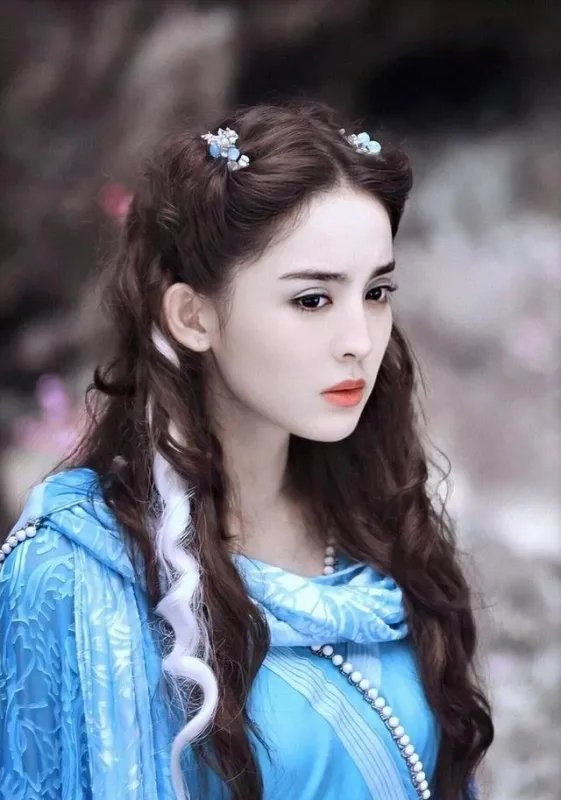 娜扎《恋恋红尘》路透曝光，民国风双马尾造型惊艳，剧中是什么人设？