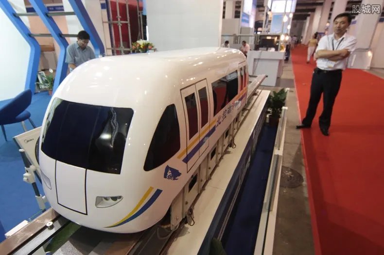 成贵高铁正式开通 成都至贵阳只需要不到3个小时