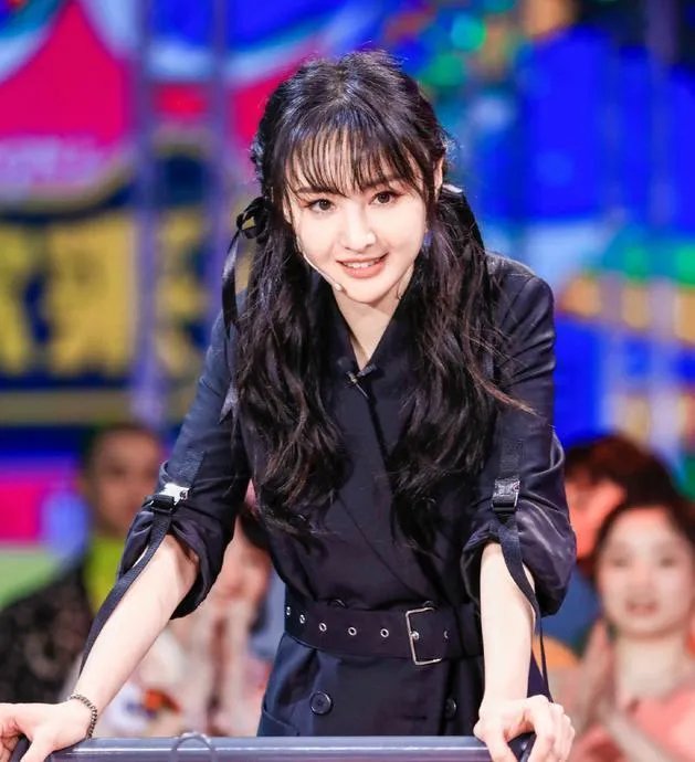 新进展！郑爽被曝已与孩子通视频，第一句话便落泪，你知道她说了什么吗？