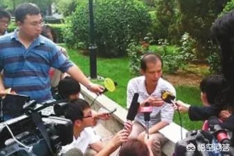 方舟子，据称是生物化学方面著名专家，他在学术上有什么成就？