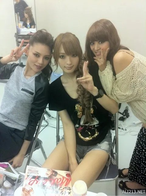 每日福利大放送 长腿模特佐藤かよ大秀惹火身材