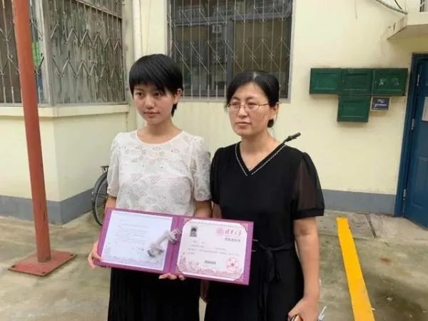 山东美女收到清华通知书,突然说考砸了,本来要去北大的,这意味着什么?