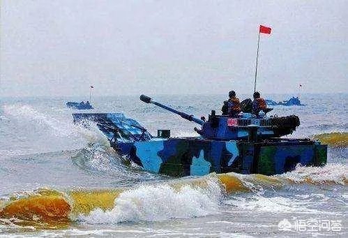 中国05式两栖步战车在海里时是否可以开炮？性能怎么样？