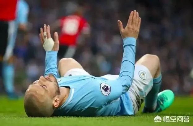 瓜帅遭曼联逆转无缘提前夺冠，上次两连败是什么时候，曼城出问题了吗？