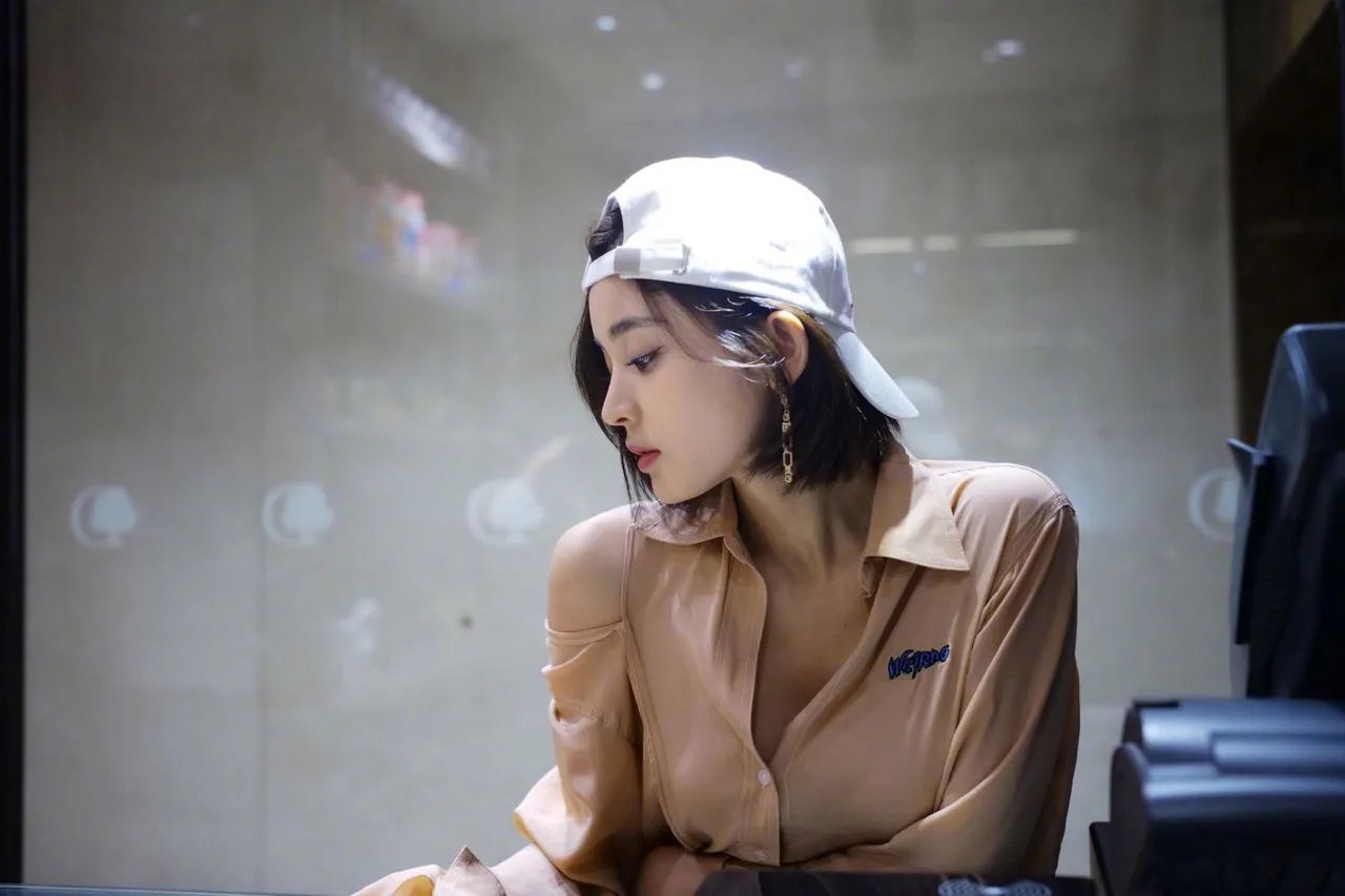 除了张天爱，还有哪些当红明星被曝谎报年龄？