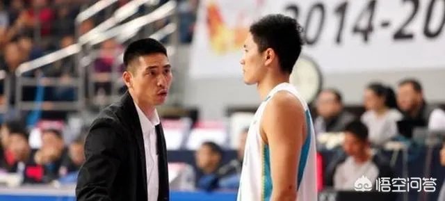 北京76-83惨遭福建大逆转，王哲林18+18，北京止步13连胜，如何评价这场比赛？