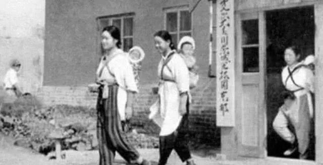 二战后日本如何快速恢复人口的？为什么说中学女生苦不堪言呢？