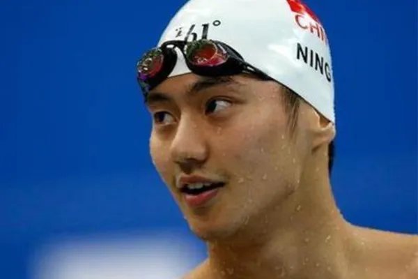 宁泽涛韩国女朋友曝光  本人当面解释辩真假