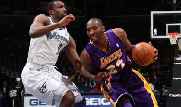 科比单场最高得分是81分，那他单场最低得分又是多少？