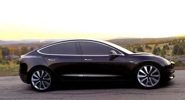 特斯拉又降价了！不到两年降幅10万，逼死自主品牌？