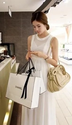 适合头发少的盘发发型 头发少怎样盘头发好看