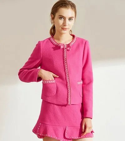 少女冬装搭配展示轻松穿出苗条好身材