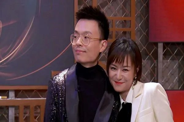 程璐和思文离婚的征兆是程璐在上台表演时就有端倪了吗？
