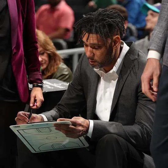 邓肯升任马刺主帅吗？